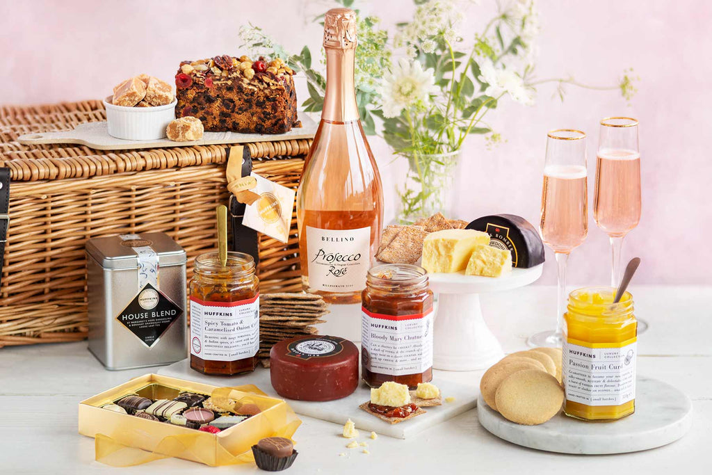 Luxury cheese and prosecco foodie hamper for UK delivery